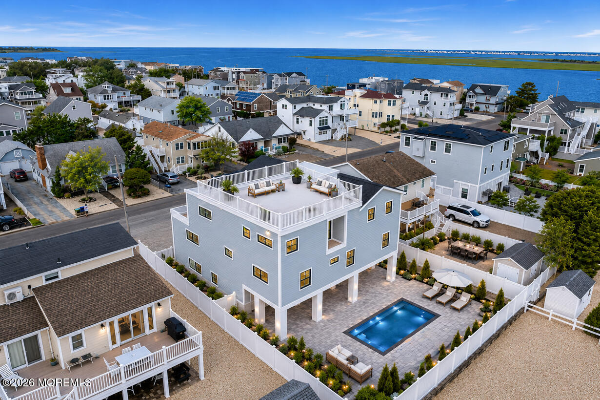 309 W 16th Street