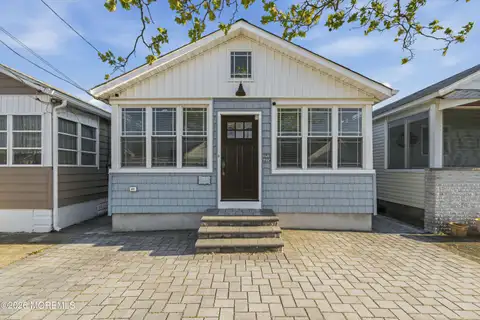 MLS: 22624832