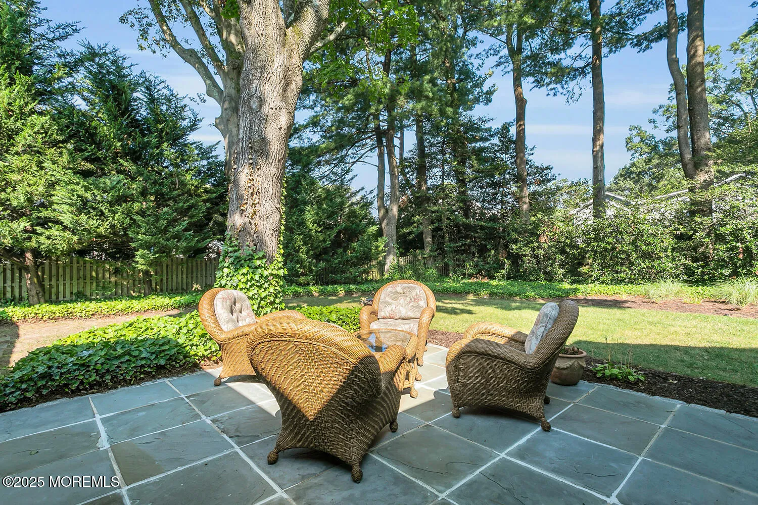 Fair Haven, New Jersey 07704, United States, 3 Bedrooms Bedrooms, ,2 BathroomsBathrooms,Residential,Active,196050