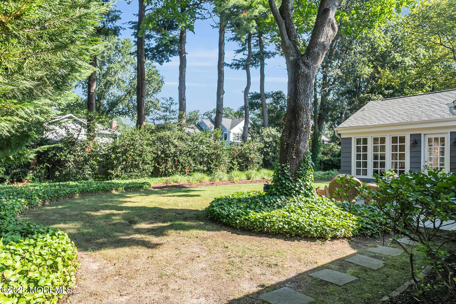 Fair Haven, New Jersey 07704, United States, 3 Bedrooms Bedrooms, ,2 BathroomsBathrooms,Residential,Active,196050