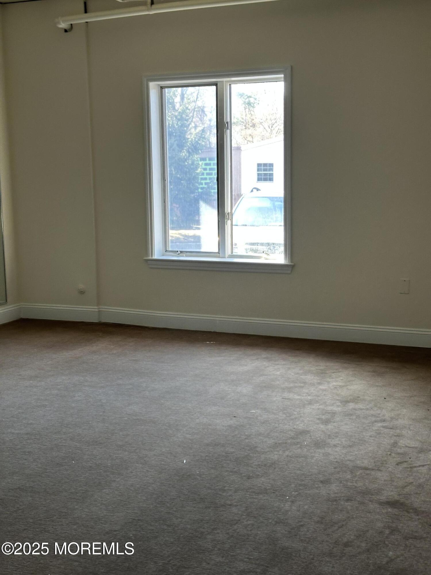 77 Memorial Parkway 3