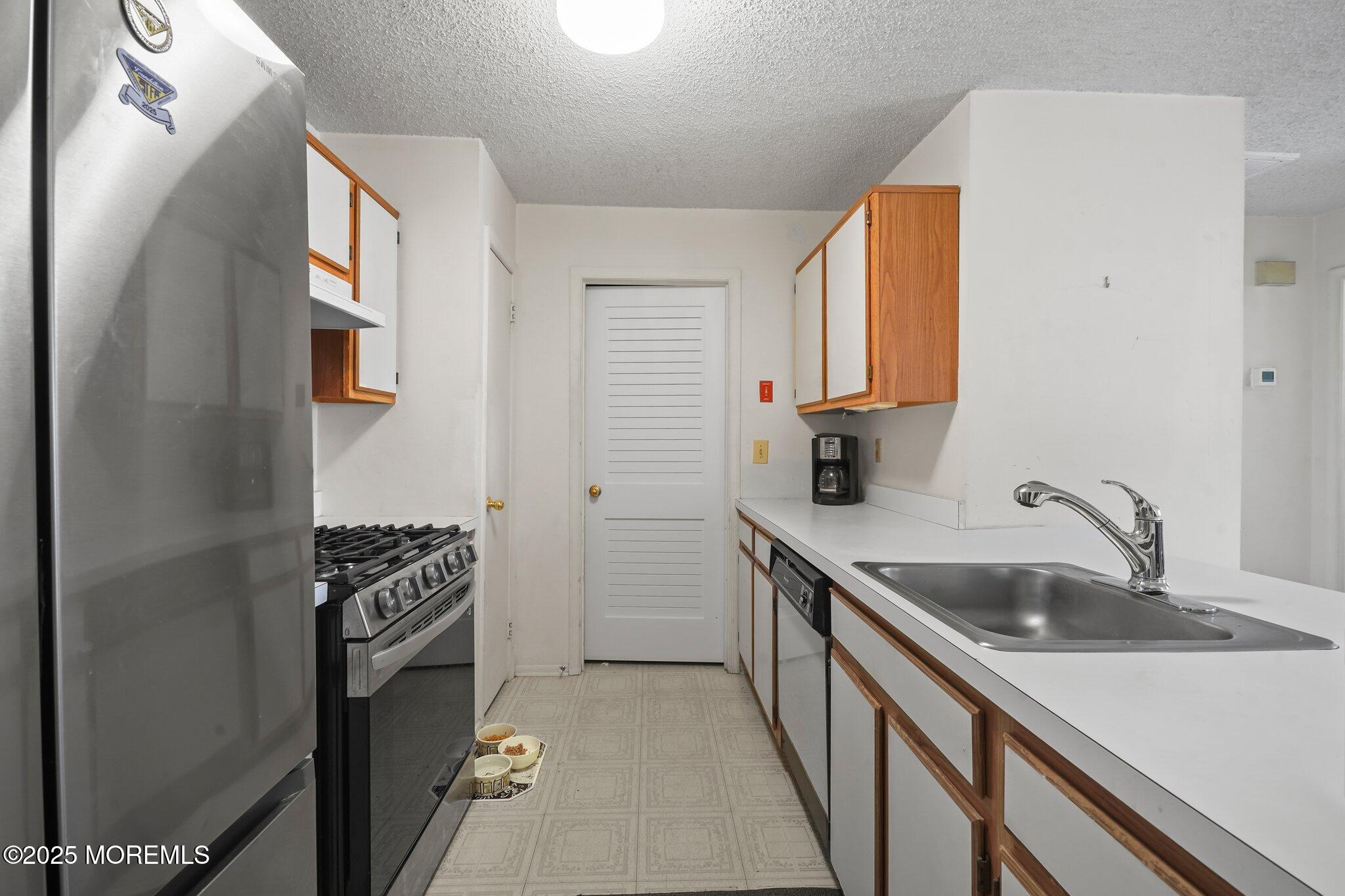 105 Des Moines Court, Tinton Falls, New Jersey image 11