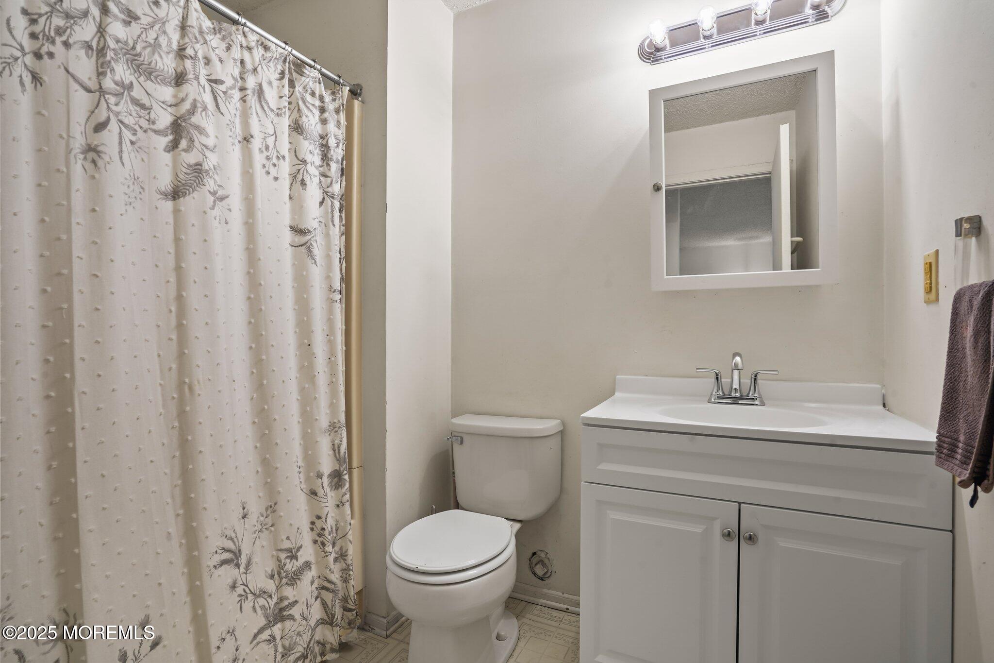 105 Des Moines Court, Tinton Falls, New Jersey image 12