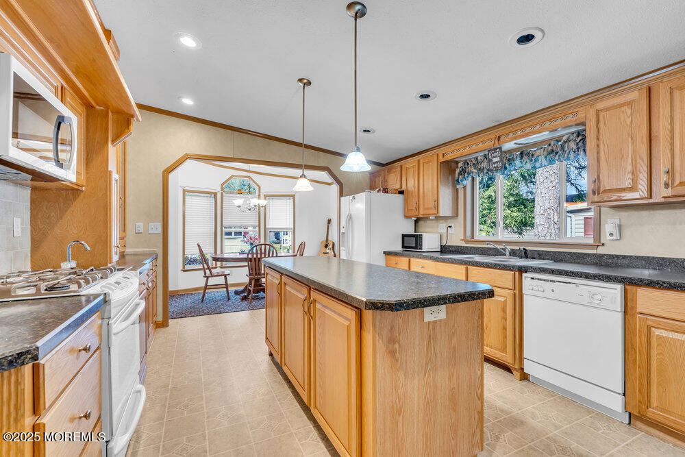 45 Goldenrod Place, Jackson, New Jersey image 9