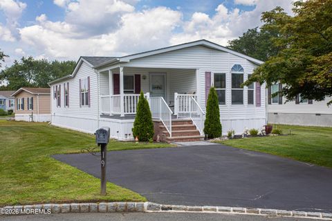 Photo of 19 Sheryl Court, Spotswood, NJ 08884 (MLS # 22610852)