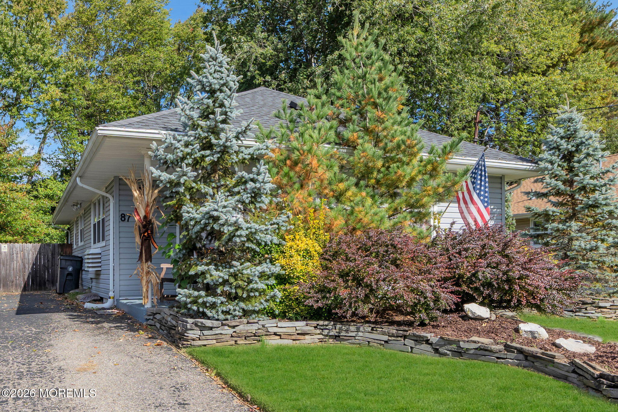 87 Niagara Drive