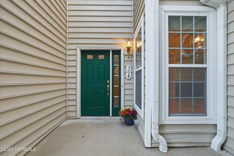 304 April Way Middletown NJ 07748