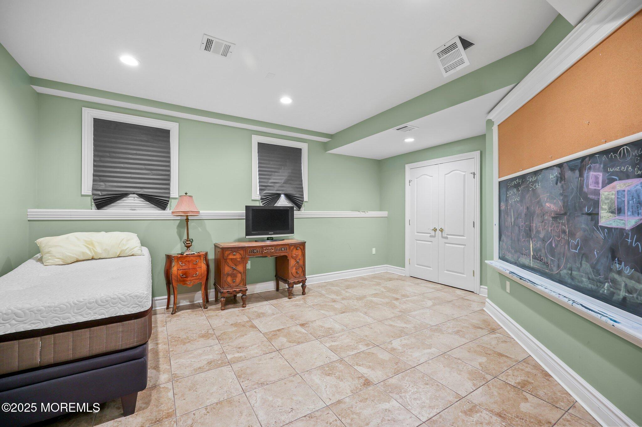 12 Ellery Place, Marlboro, New Jersey image 46