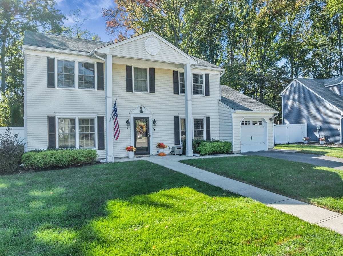 7 Simek Lane