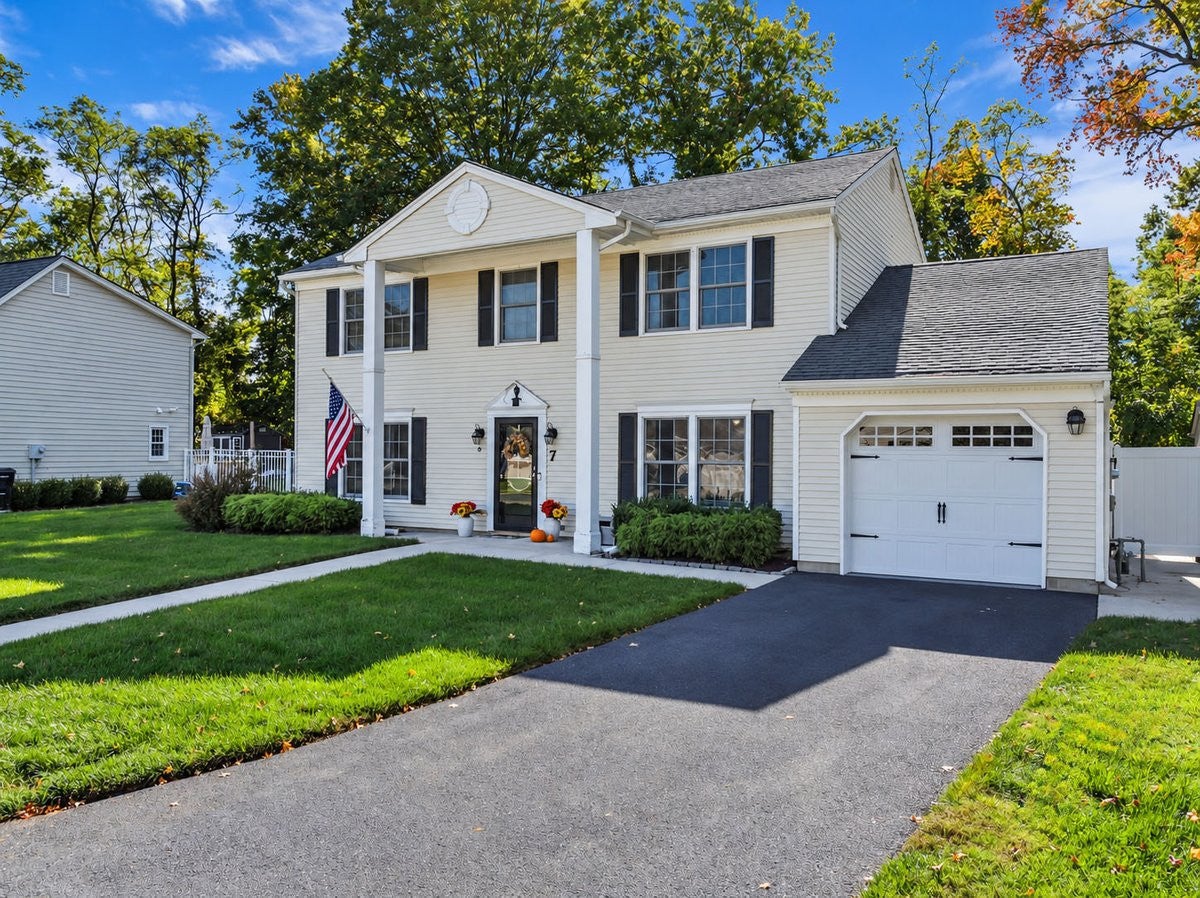 7 Simek Lane