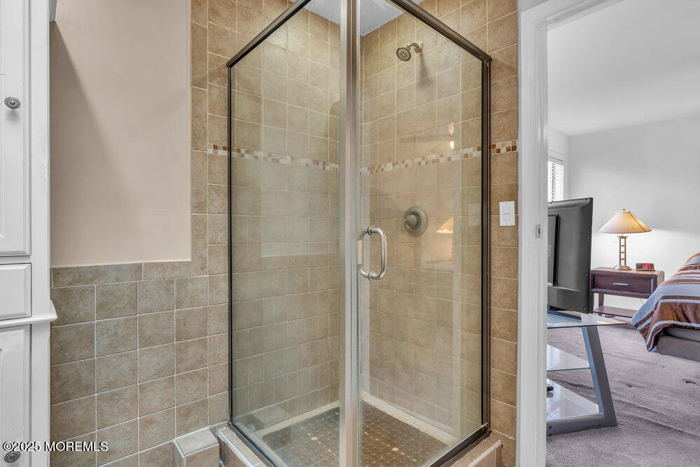 84 Foxwood Place, Morganville, New Jersey image 35