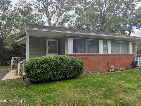 Photo of 14b California Drive, Whiting, NJ 08759 (MLS # 22530913)