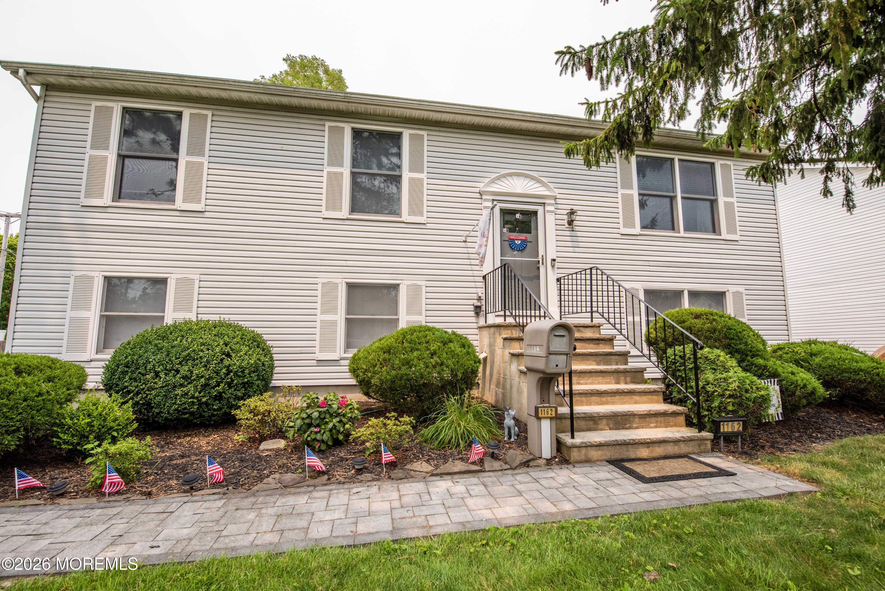 1162 Hilltop Drive
