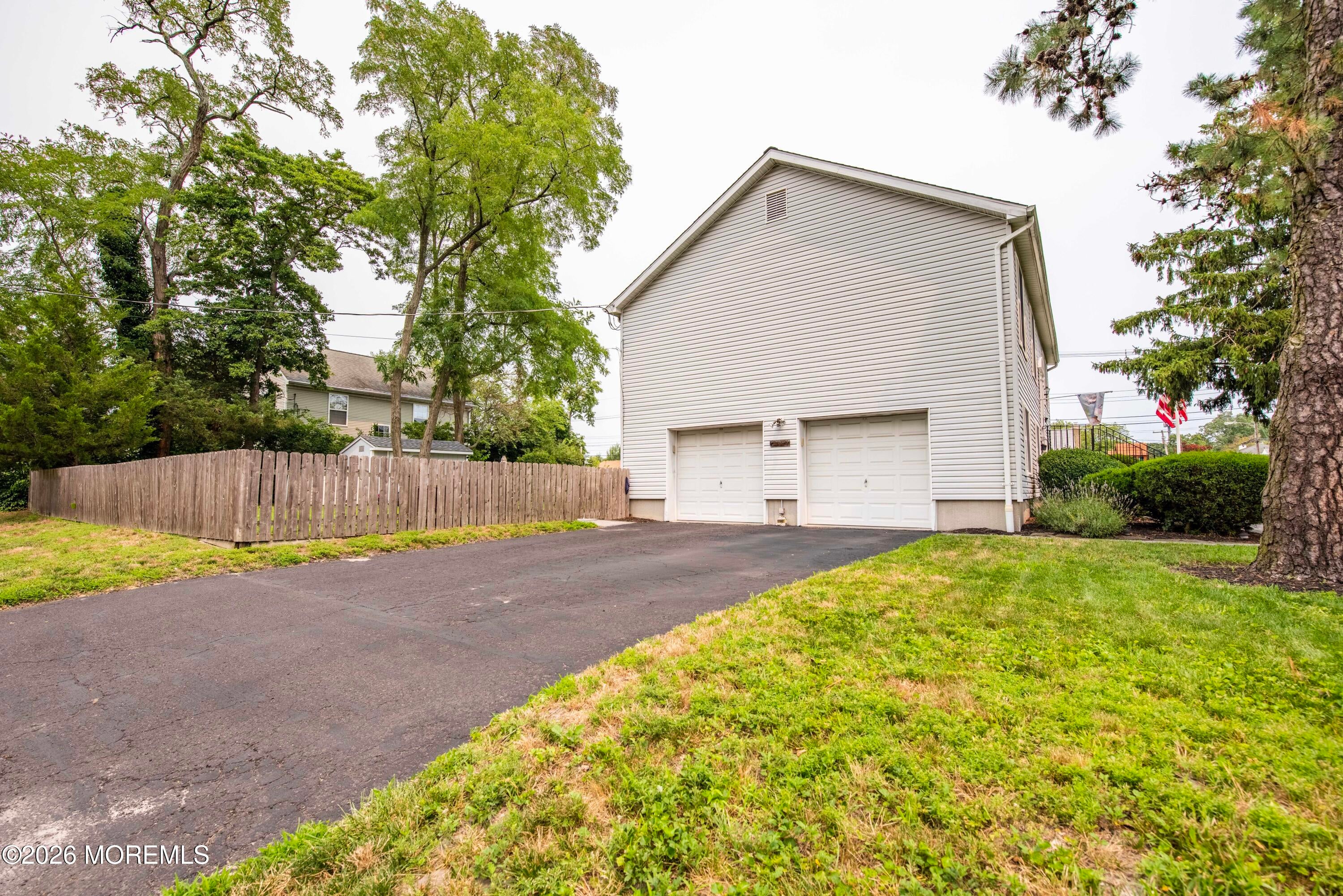 1162 Hilltop Drive