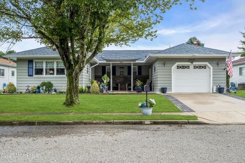 Homes For Sale - 26 Cabrillo Boulevard<br/> Toms River, NJ 08757