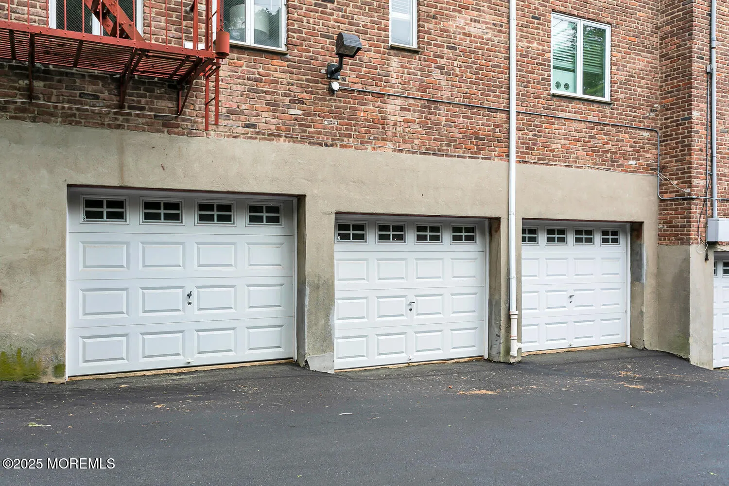 Red Bank, New Jersey 07701, United States, 2 Bedrooms Bedrooms, ,1 BathroomBathrooms,Residential,Pending,131073