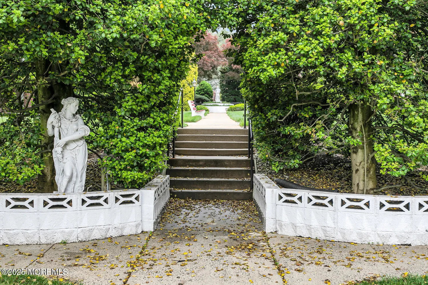 Red Bank, New Jersey 07701, United States, 2 Bedrooms Bedrooms, ,1 BathroomBathrooms,Residential,Pending,131073