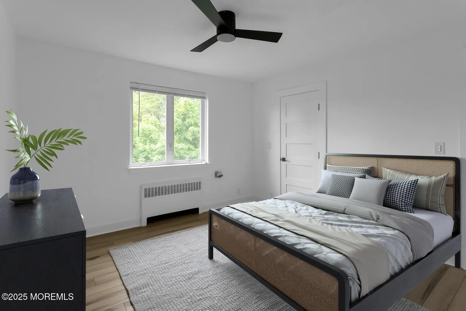 Red Bank, New Jersey 07701, United States, 2 Bedrooms Bedrooms, ,1 BathroomBathrooms,Residential,Pending,131073