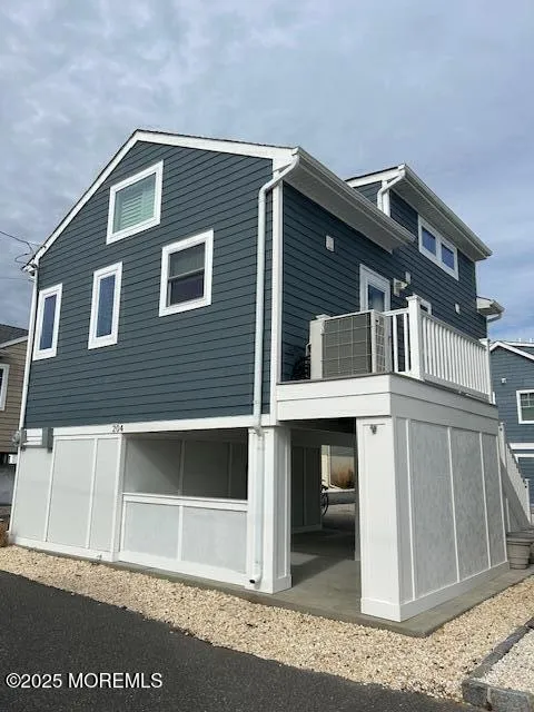 MLS: 22510580