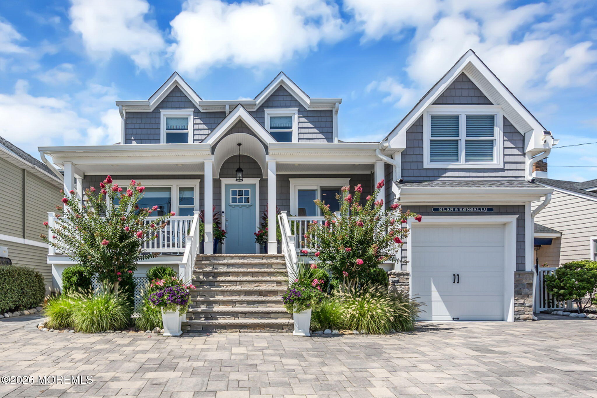 829 North Drive