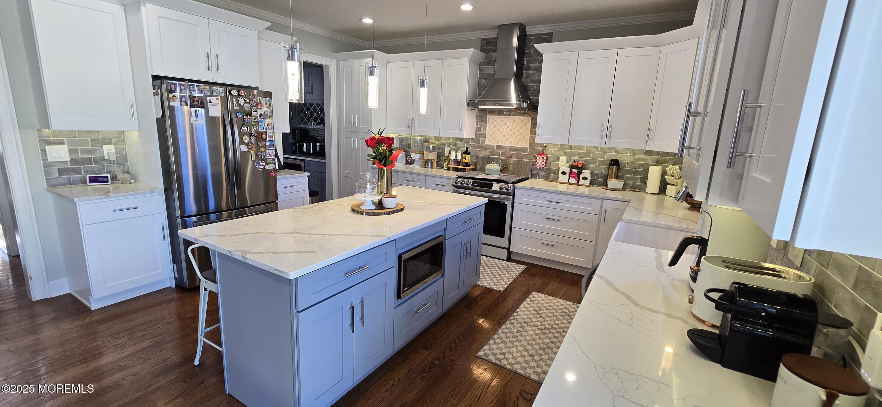 7 Cornell Circle, Clark, New Jersey image 4