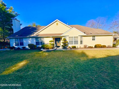 Homes For Sale - 16 Round Valley Court<br/> Lakewood, NJ 08701