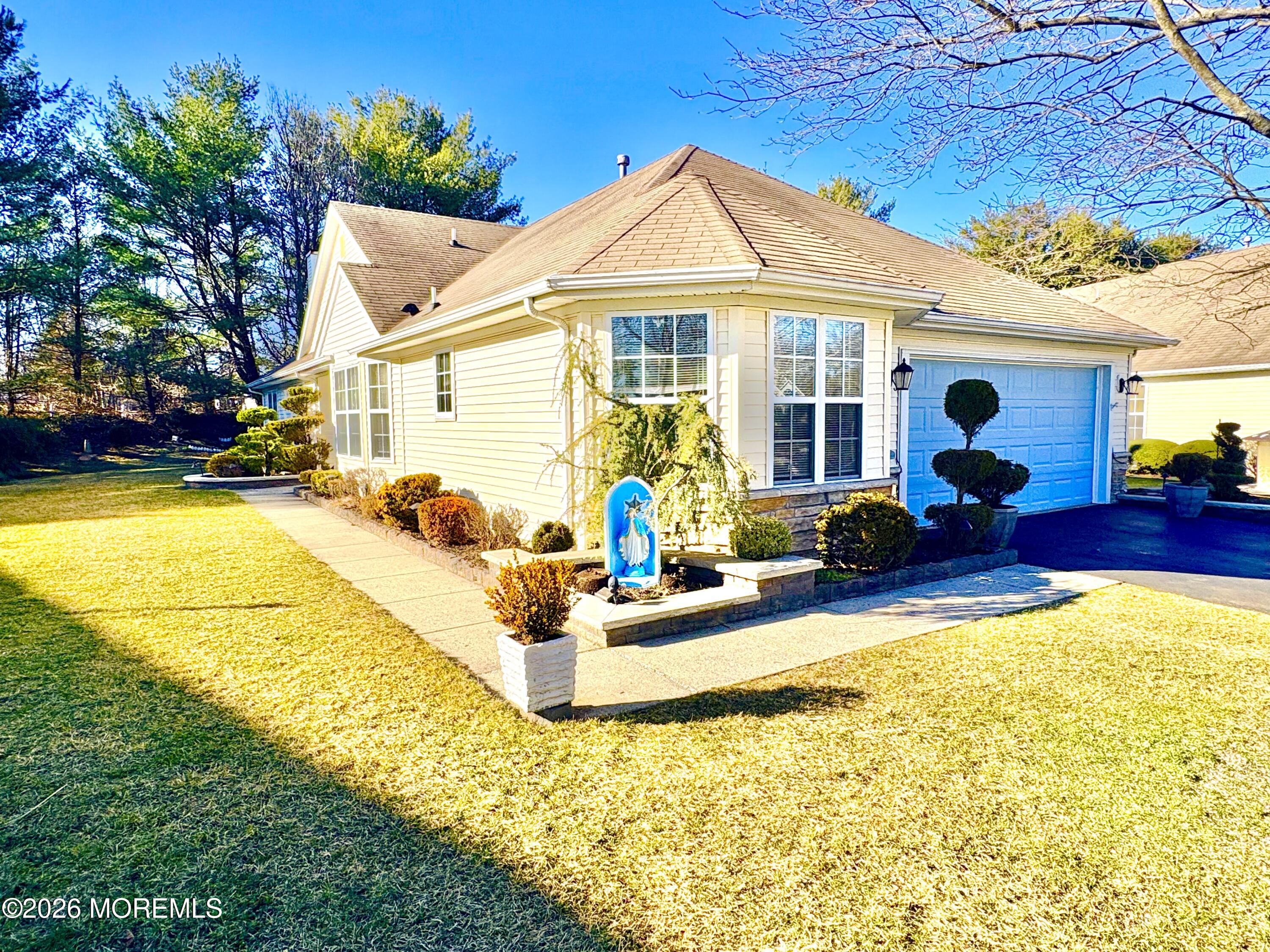 16 Round Valley Court