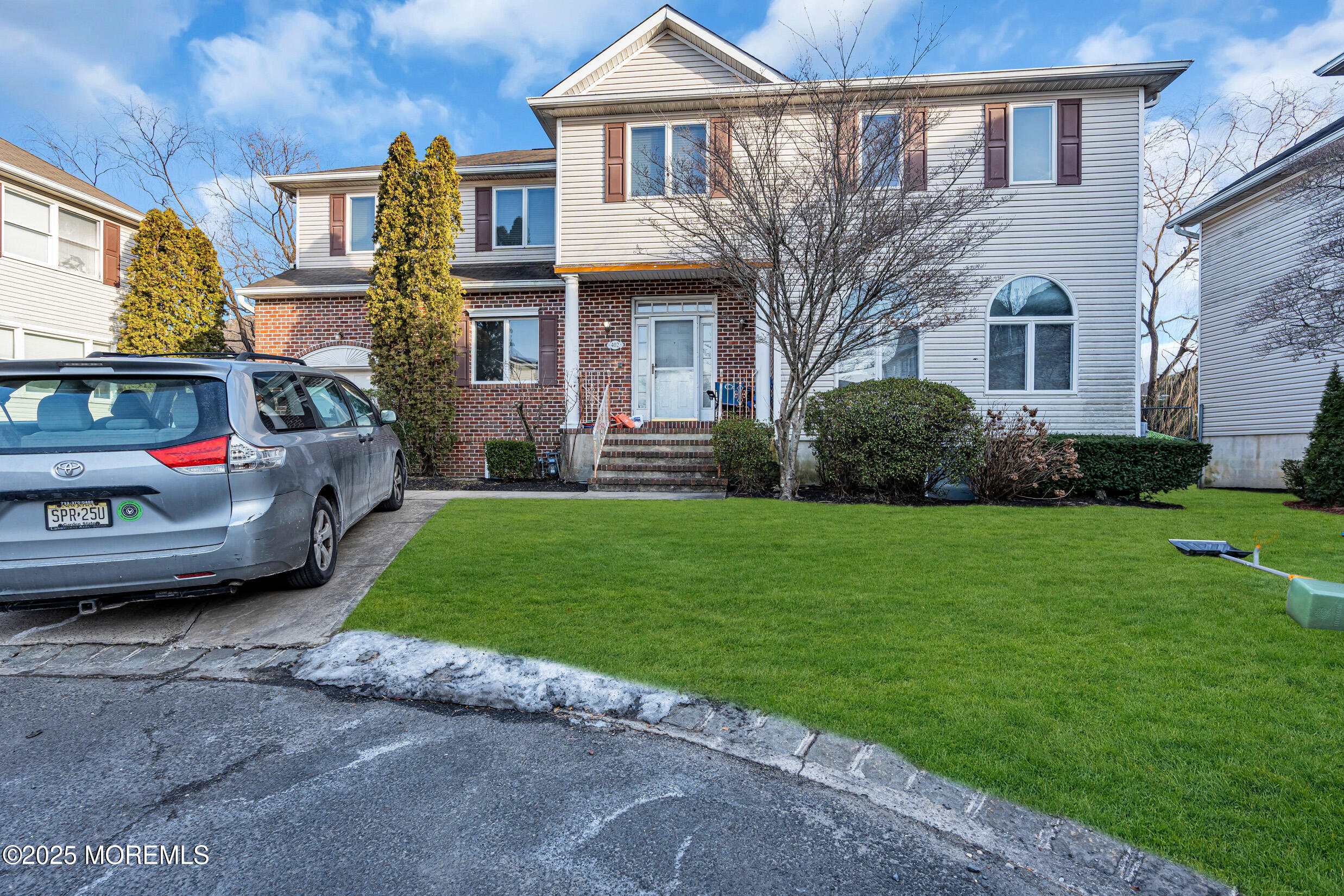 402 Twin Oaks Drive, Lakewood, New Jersey image 2