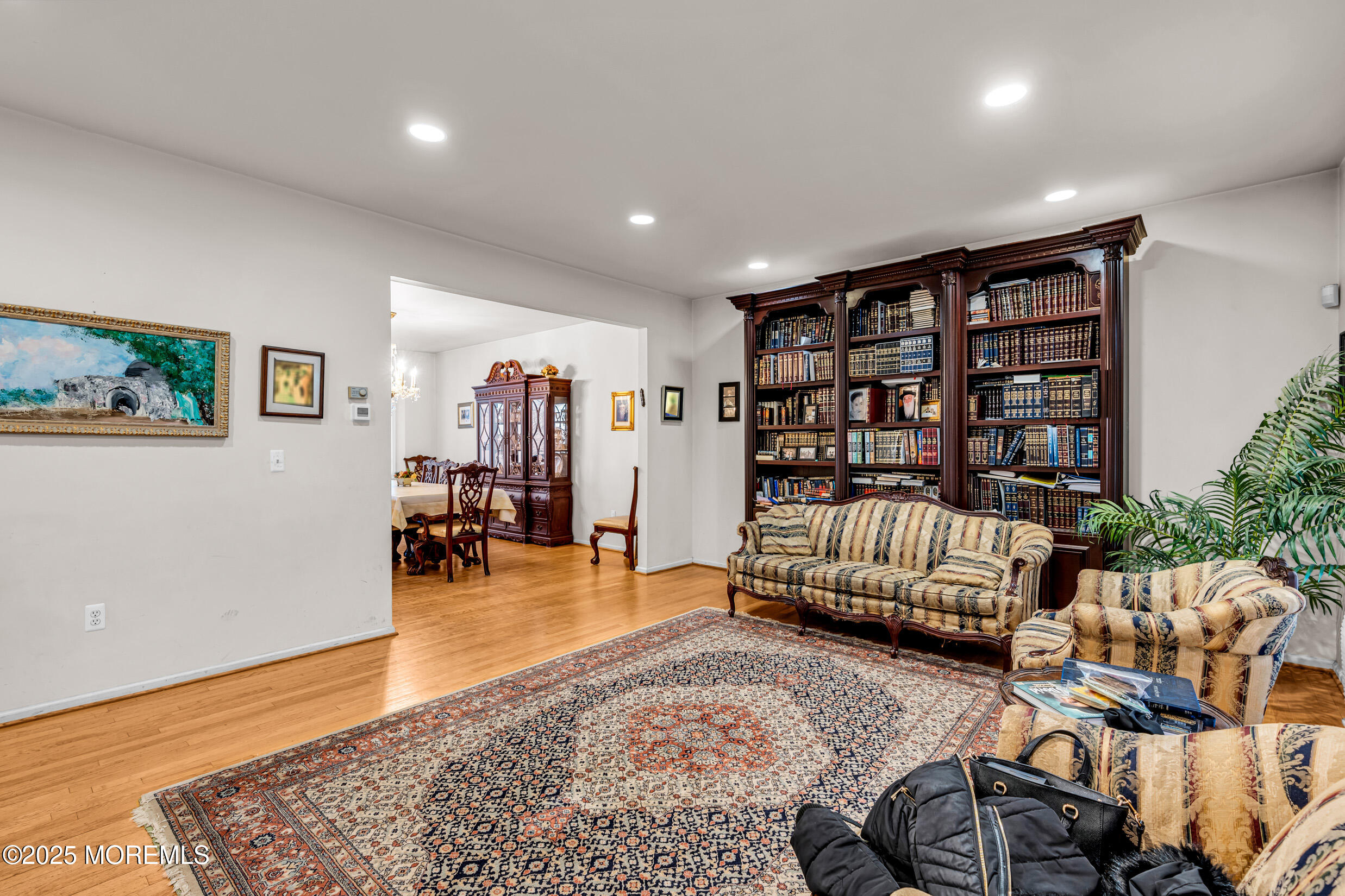 402 Twin Oaks Drive, Lakewood, New Jersey image 9
