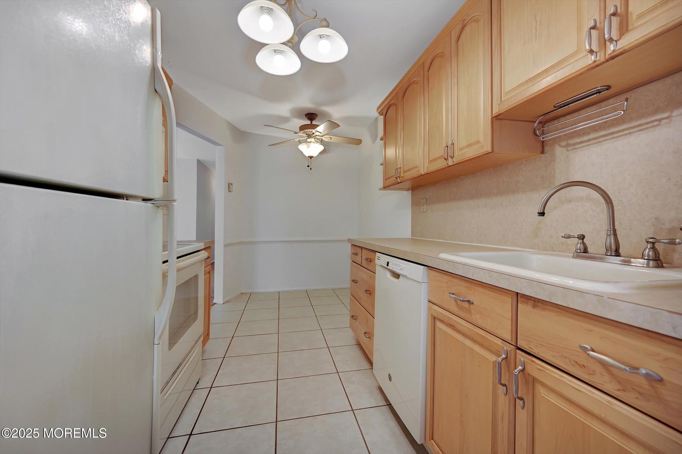 166 Cross Slope Court #D, Manalapan, New Jersey image 9