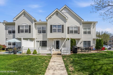 Condo For Sale - 98 Watson Court<br/> Howell, NJ 07731