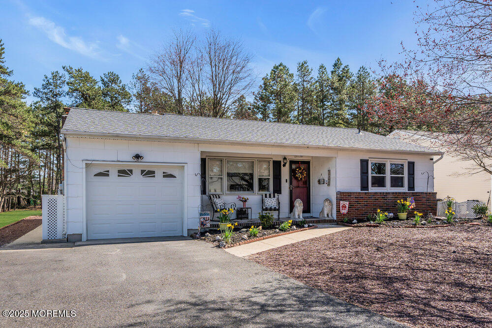 72 Millbrook Drive, Toms River, New Jersey image 3