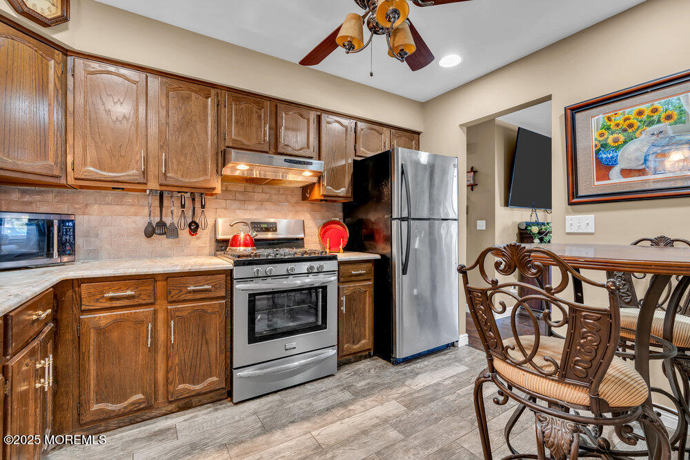 72 Millbrook Drive, Toms River, New Jersey image 17