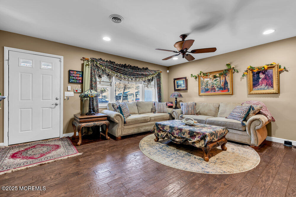 72 Millbrook Drive, Toms River, New Jersey image 9