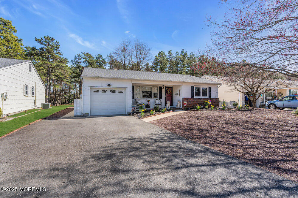 72 Millbrook Drive, Toms River, New Jersey image 5