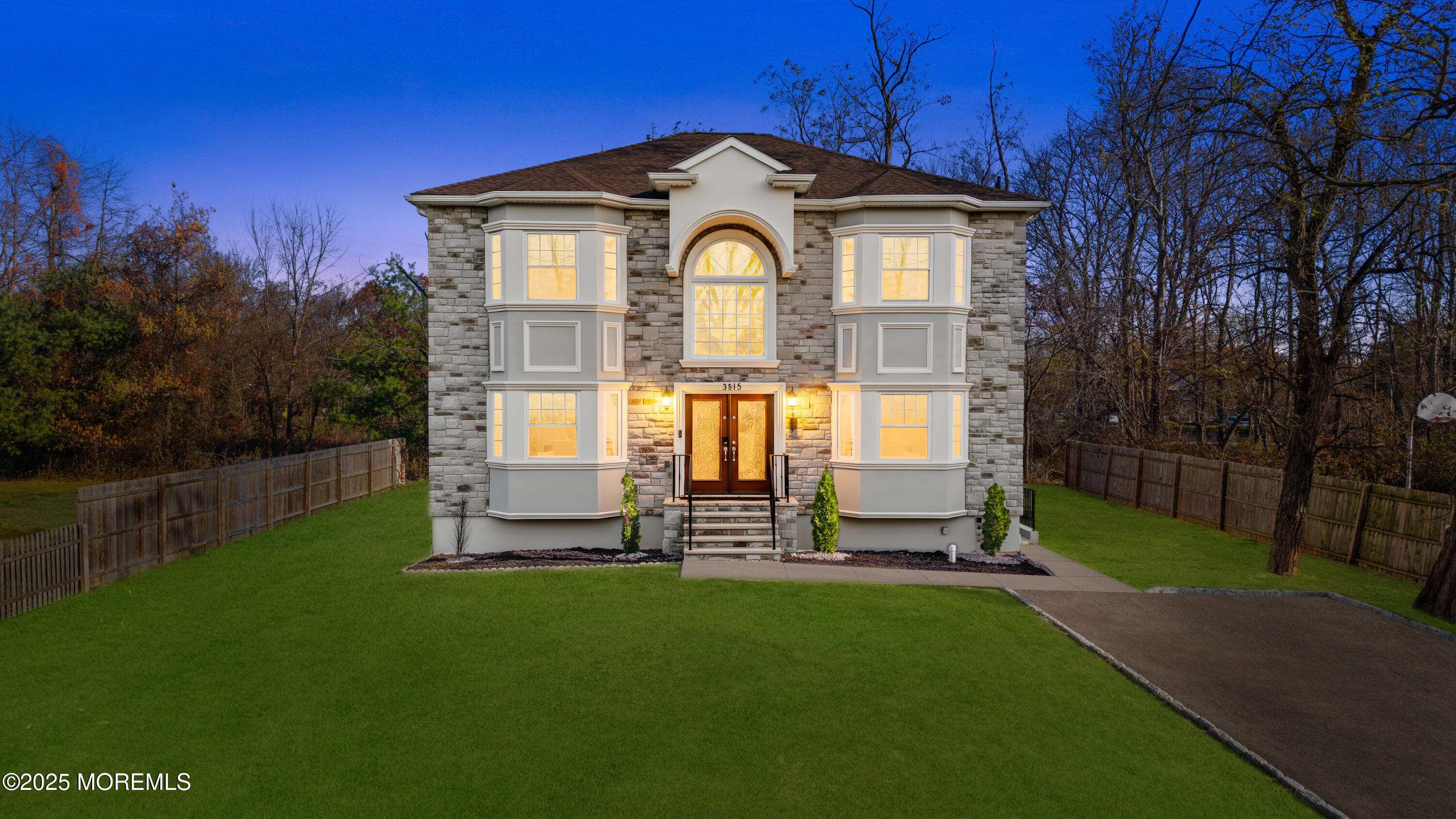 1515 Sherwood Boulevard