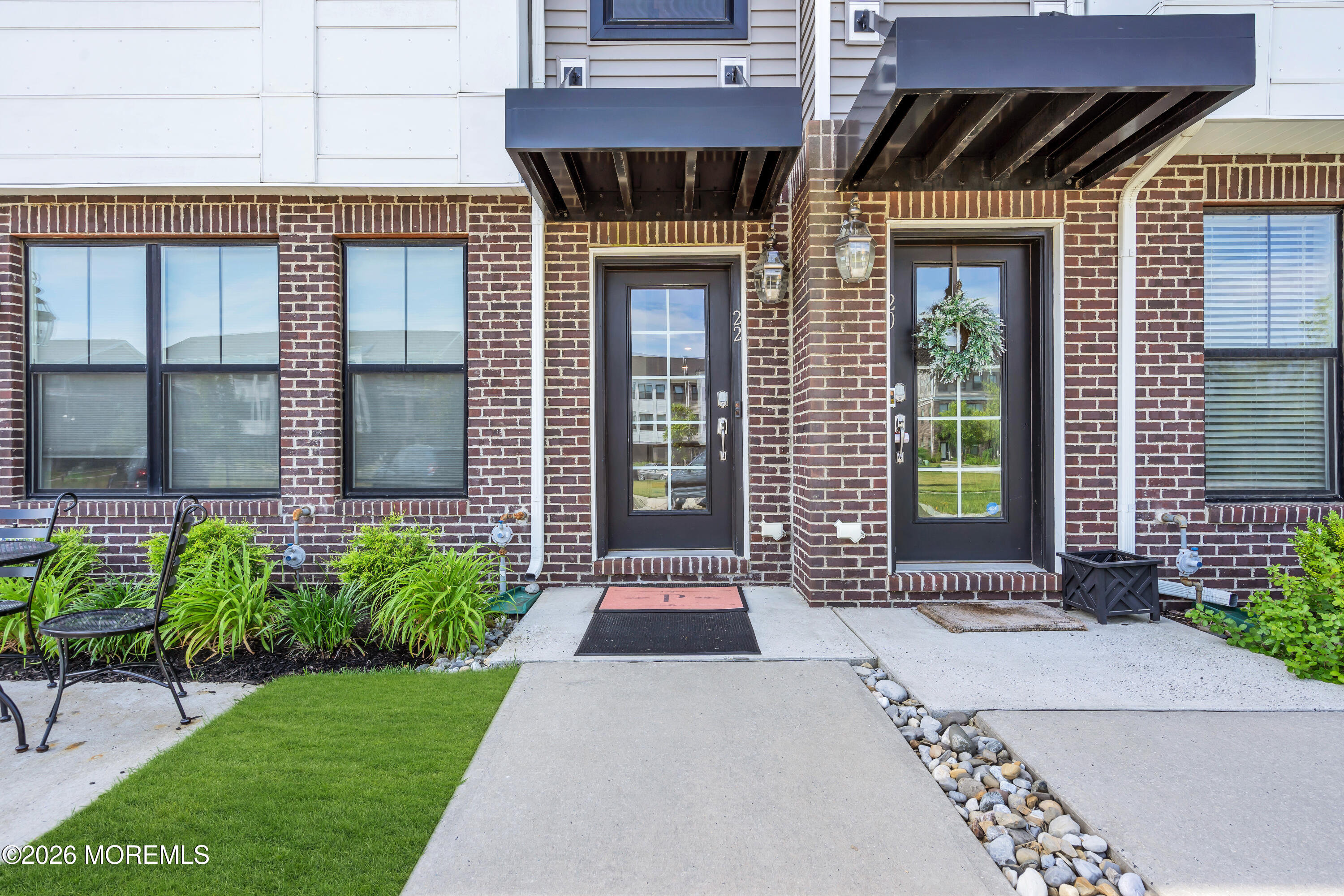 22 Midway Road S