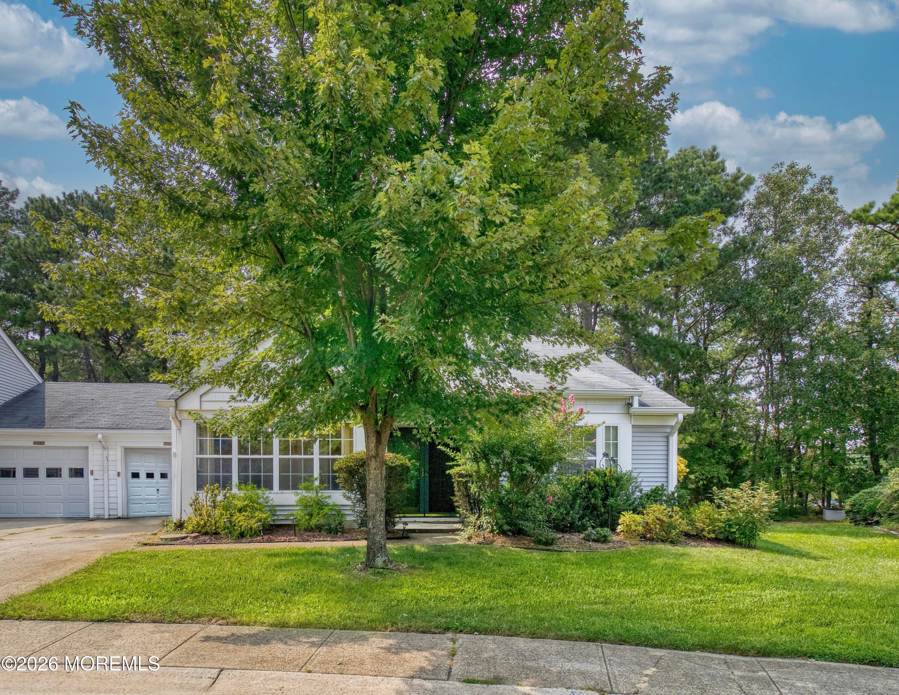 1207B Thornbury Lane