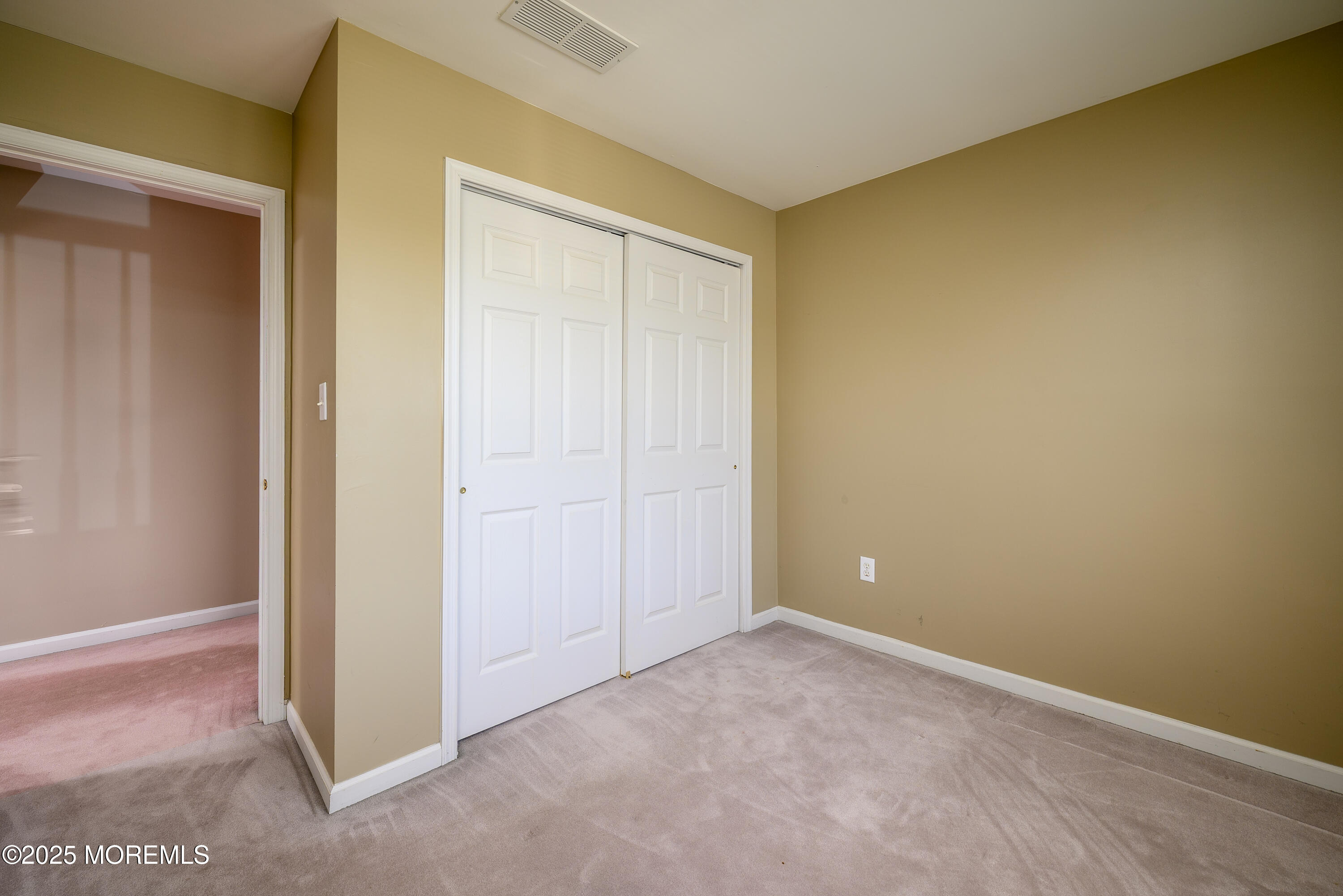 291 Round Hill Drive, Freehold, New Jersey image 36
