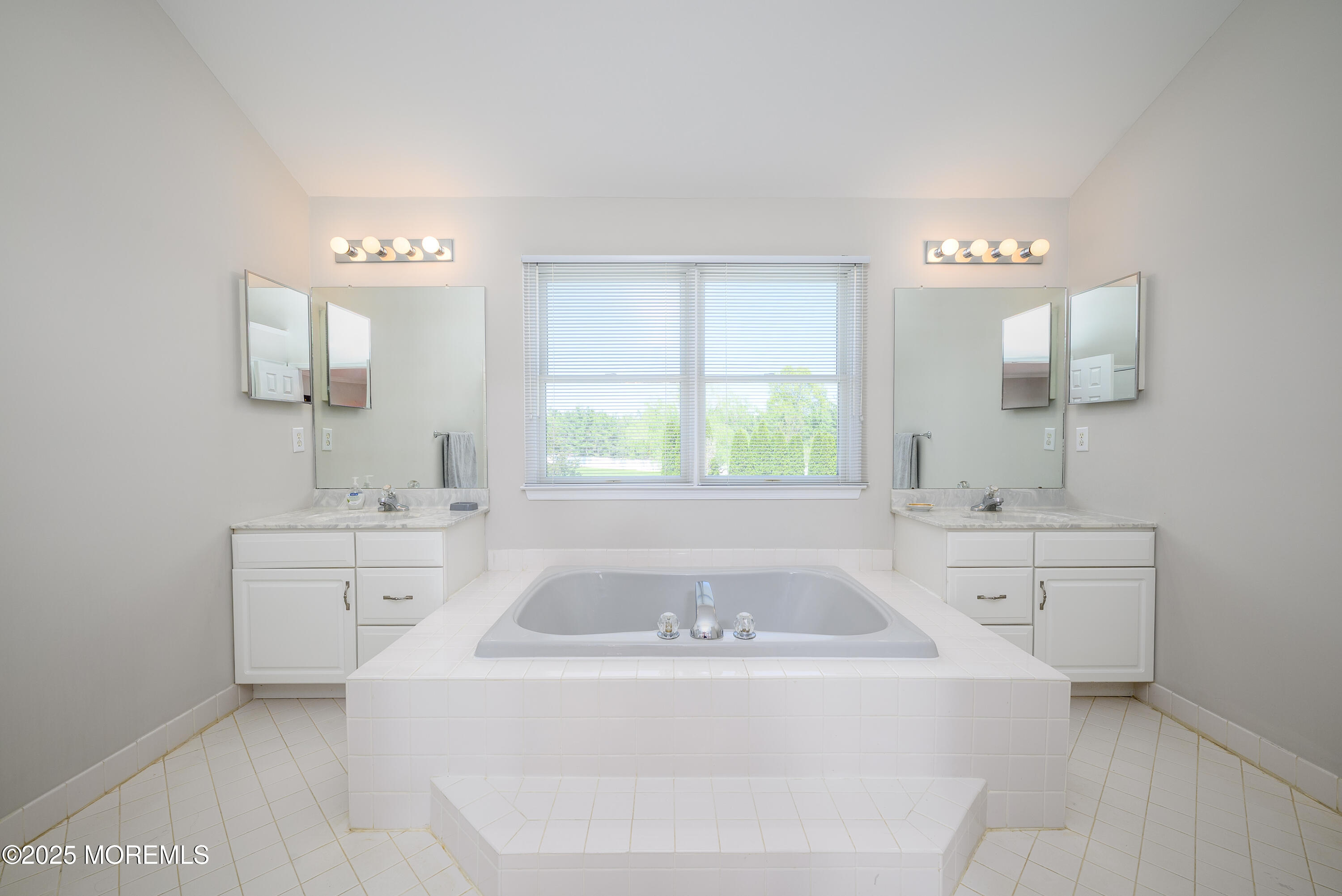 291 Round Hill Drive, Freehold, New Jersey image 30
