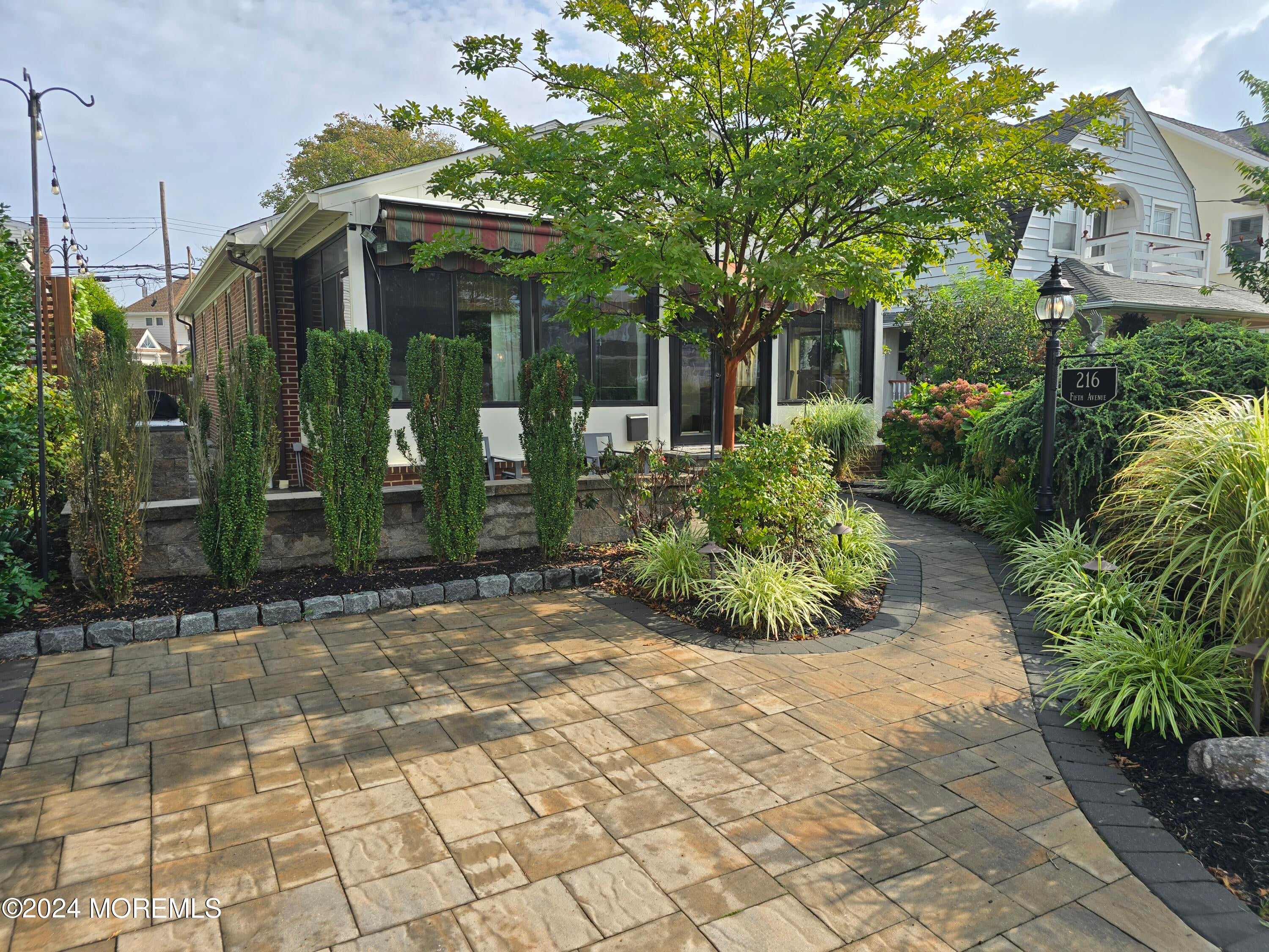 216 5th Avenue