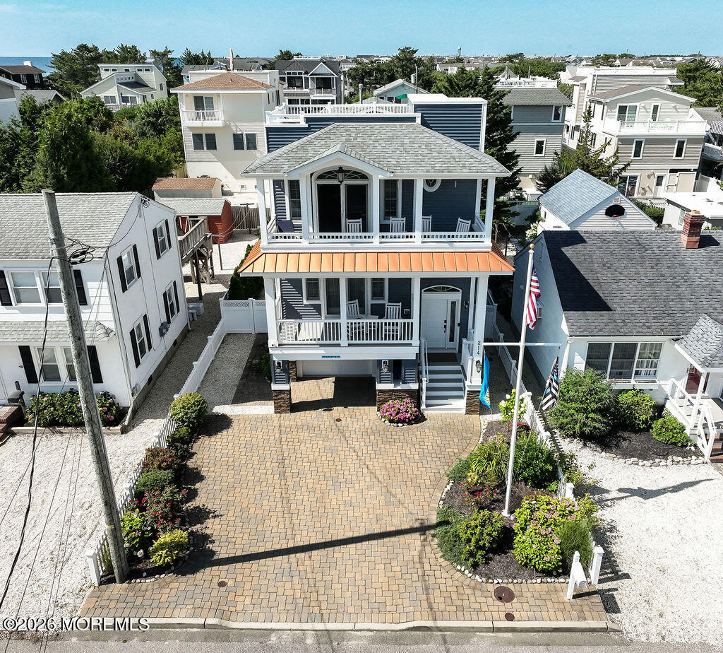 214 Iroquois Avenue