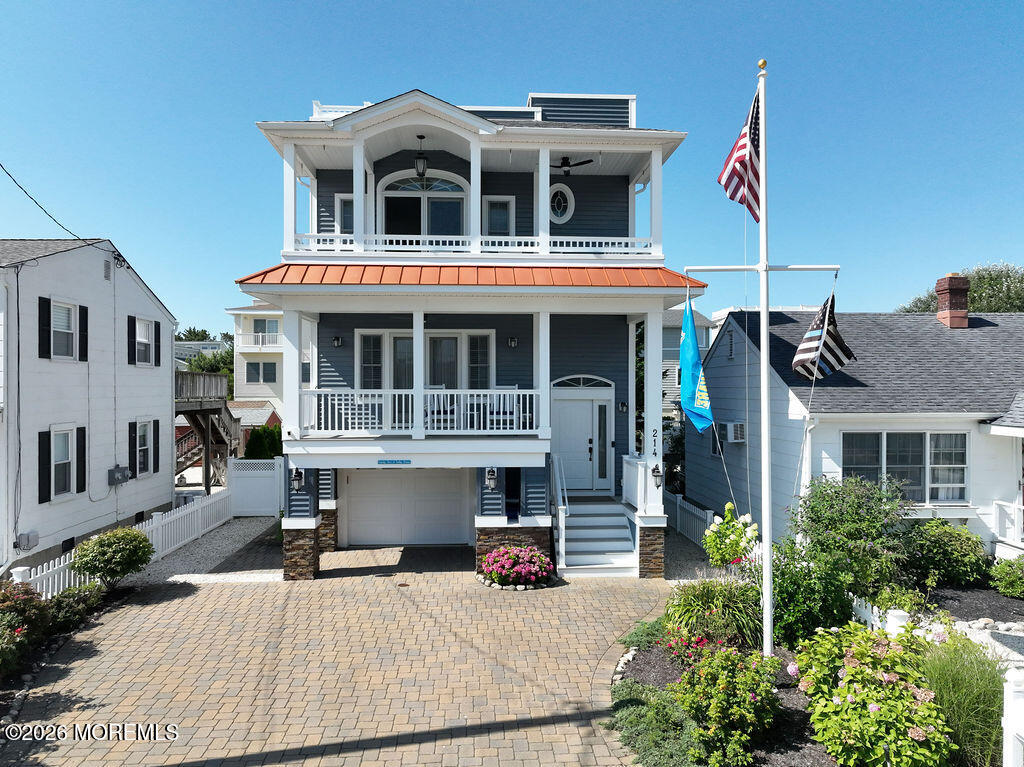 214 Iroquois Avenue