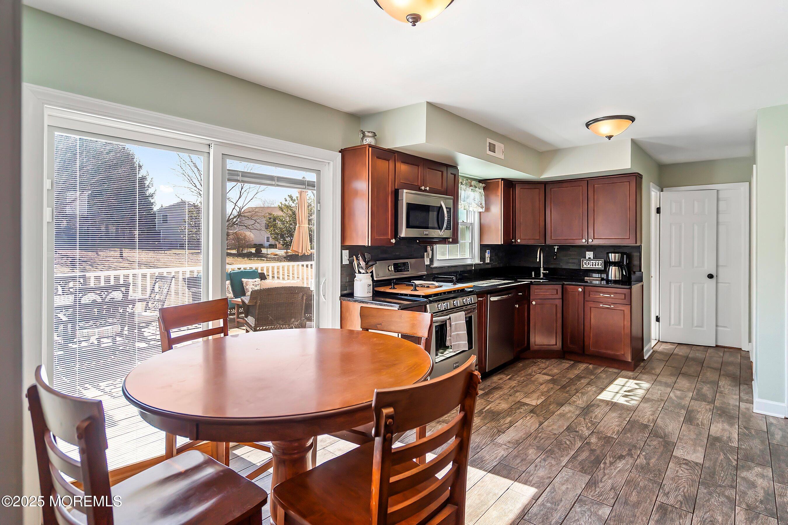 1027 Hillcrest Drive, Branchburg, New Jersey image 16
