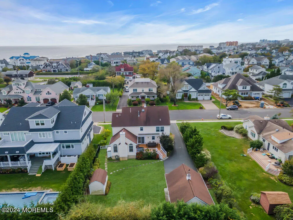 Monmouth Beach, New Jersey 07750, United States, 5 Bedrooms Bedrooms, ,4 BathroomsBathrooms,Residential,Active,99988
