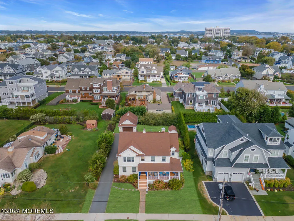 Monmouth Beach, New Jersey 07750, United States, 5 Bedrooms Bedrooms, ,4 BathroomsBathrooms,Residential,Active,99988