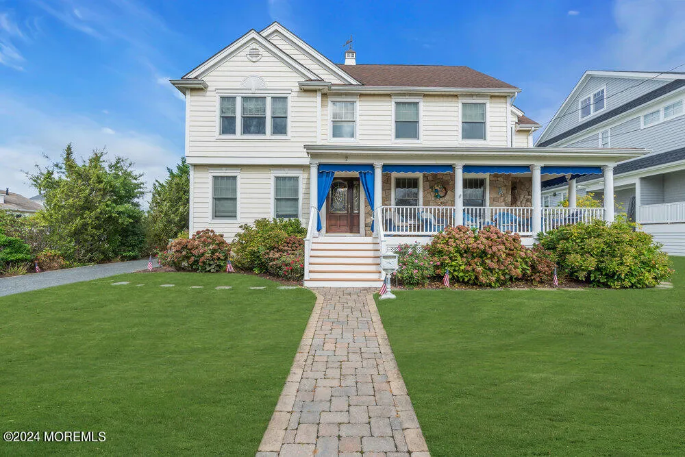 Monmouth Beach, New Jersey 07750, United States, 5 Bedrooms Bedrooms, ,4 BathroomsBathrooms,Residential,Active,99988