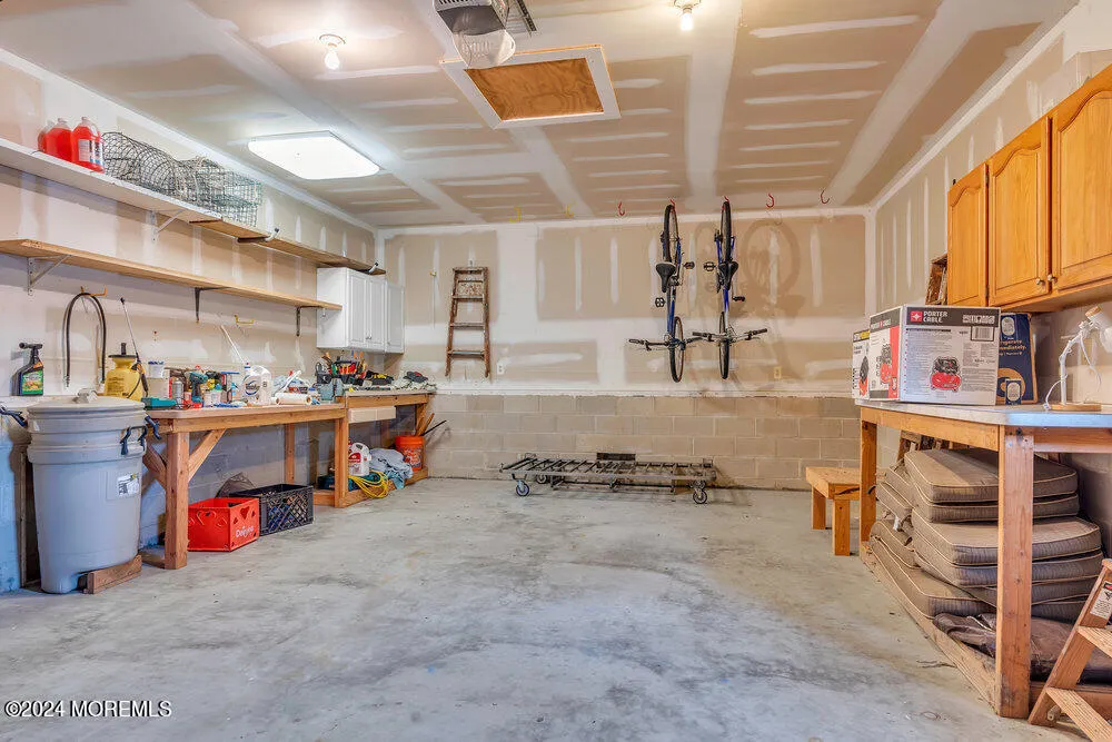 Monmouth Beach, New Jersey 07750, United States, 5 Bedrooms Bedrooms, ,4 BathroomsBathrooms,Residential,Active,99988