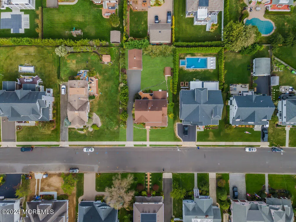 Monmouth Beach, New Jersey 07750, United States, 5 Bedrooms Bedrooms, ,4 BathroomsBathrooms,Residential,Active,99988