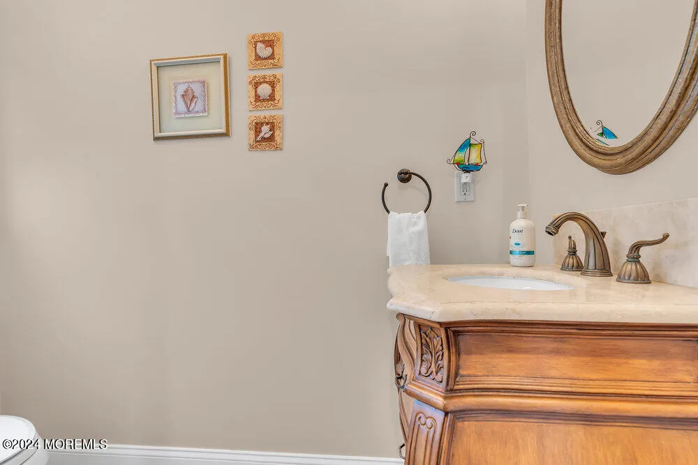 Monmouth Beach, New Jersey 07750, United States, 5 Bedrooms Bedrooms, ,4 BathroomsBathrooms,Residential,Active,99988